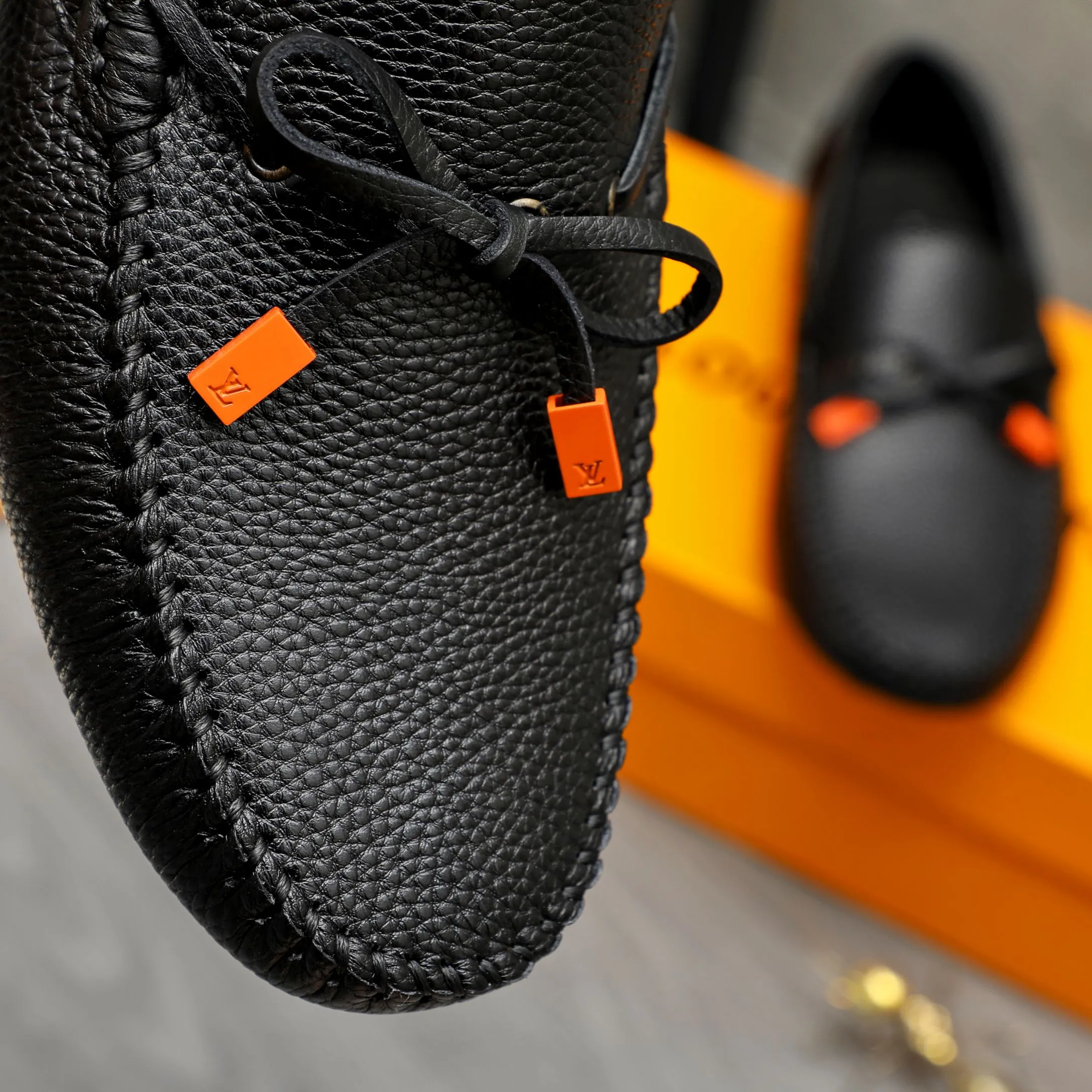 Men's shoes 💰420 Product trademark: LV "Louis Vuitton" casual slip-on shoes Regular size: 38-46 (45.46 custom-made, non-returnable) Product materials: Selected pebbled cowhide upper, sheepskin lining, original bean outsole